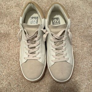 Dolce Vita Sneakers Size 8